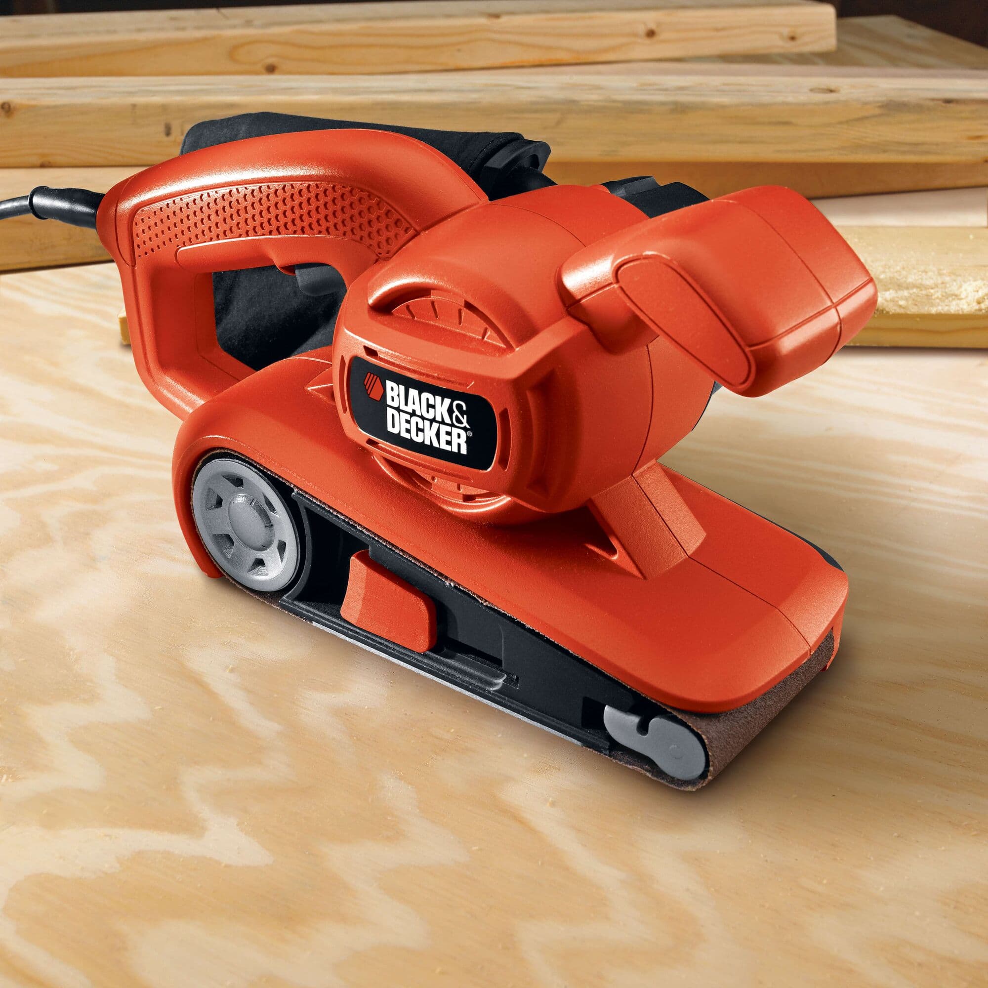 LIJADORA DE BANDA 680W BLACK+DECKER - imagen 3