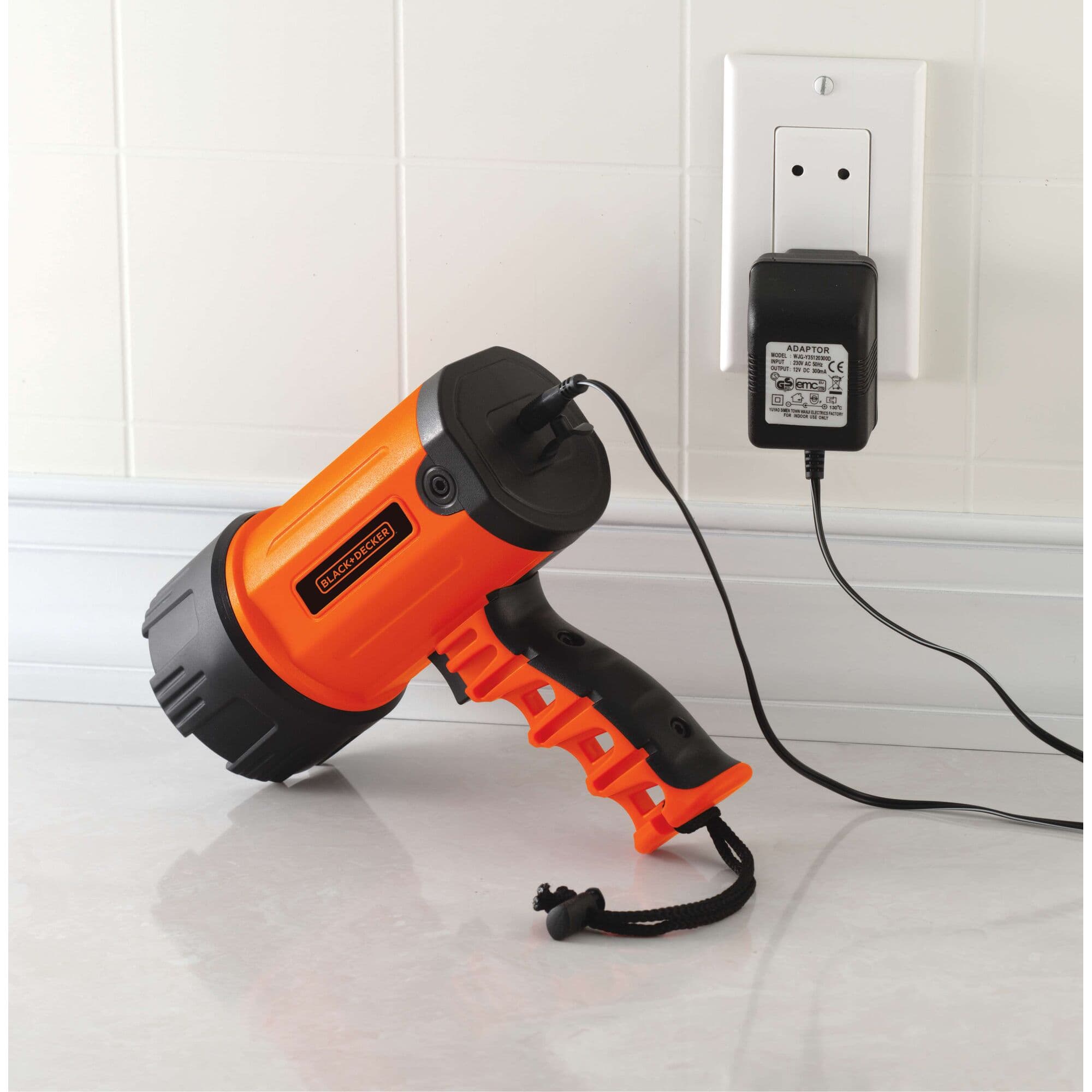 LINTERNA LED 80 LUMENS RECARGABLE BSL100 BLACK + DECKER - imagen 4