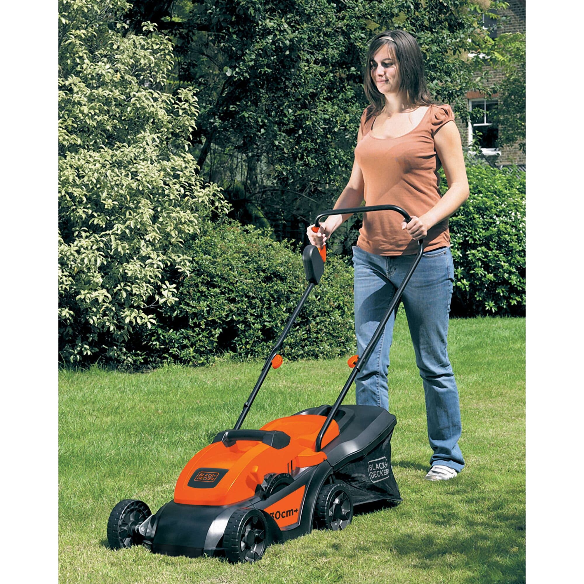 CORTADORA DE CESPED 1000 WATTS BLACK+DECKER - imagen 2
